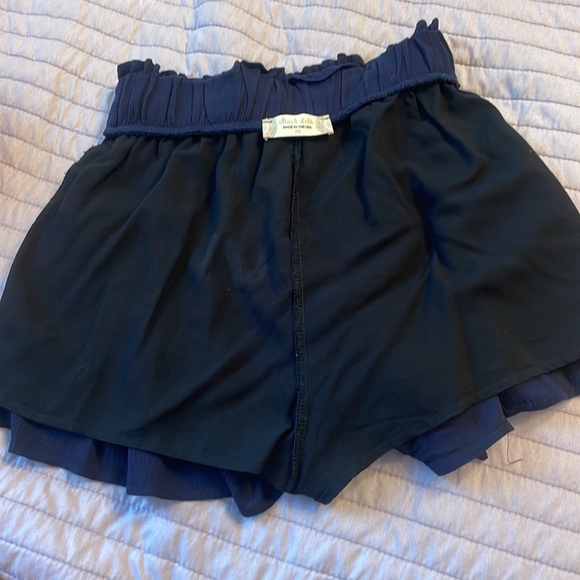 Altard state skort that looks like a skirt, size women’s xs and color navy. - Picture 3 of 4
